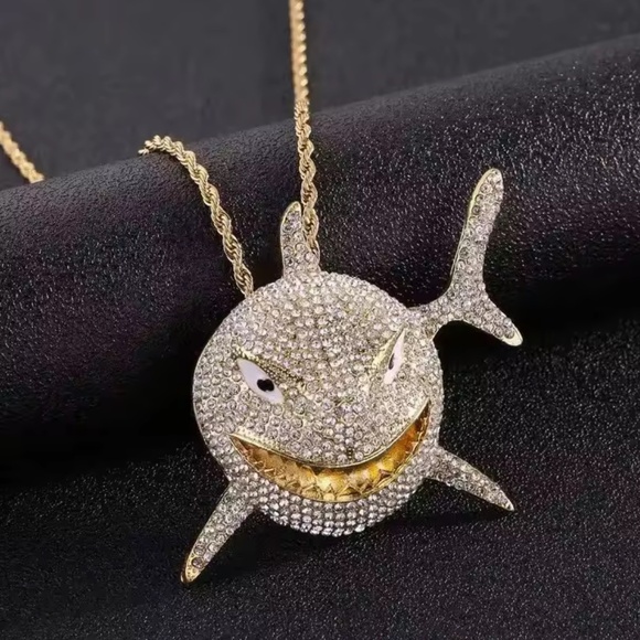 Big gold plated iced out shark pendant 3A CZ chain included - Picture 1 of 4